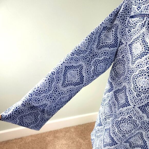 FEVER WOMEN'S  V NECK 3/4 LENGTH SLEEVES BLUE AND WHITE TOP SIZE SMALL - Picture 3 of 8